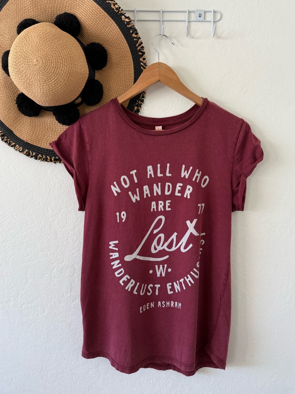 Eden Ashram Organic Cotton Rolled Sleeve Wanderlust Graphic Tee Size Small